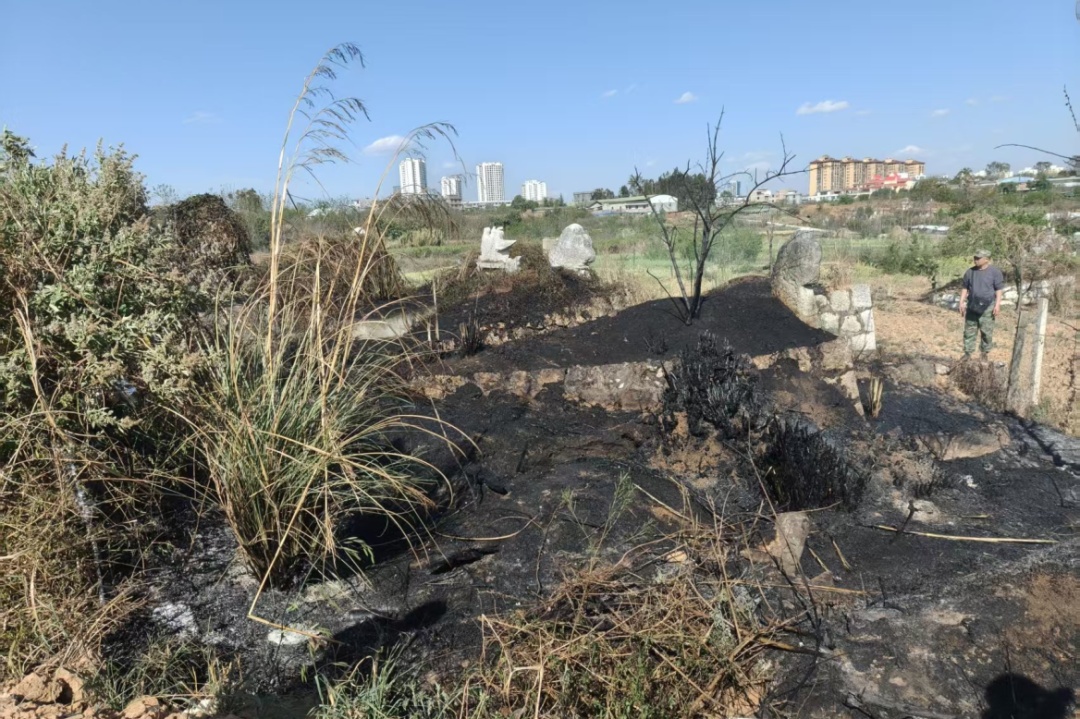 警惕！昆明一村民在家祭祖，结果蜡烛无人看守引燃纸钱等可燃物……