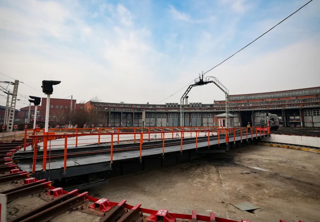 全国罕见！火车头在这里原地转圈圈