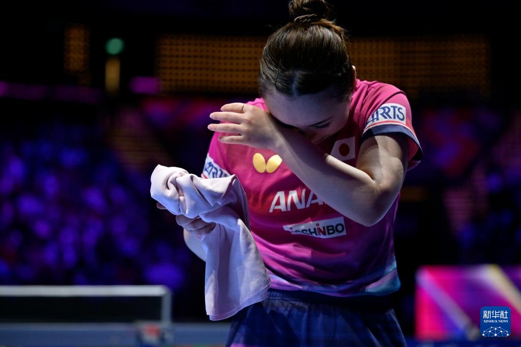 乒乓球世界杯女单淘汰赛：王曼昱晋级八强