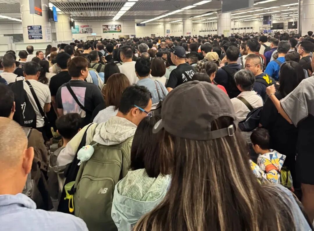 深港口岸人流量“爆了”！网友：满眼都是“北上”的期待与快乐