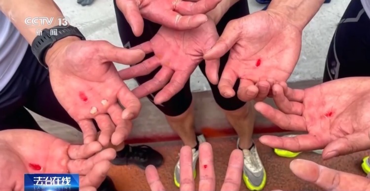 “抓着我的手” 24岁民警留下最后一句话