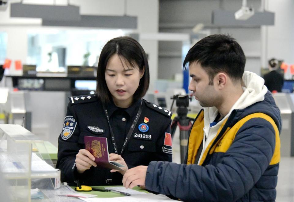 清明假期湖南口岸出入境客流增长，长沙机场出入境客流高峰预计在20点至凌晨2点