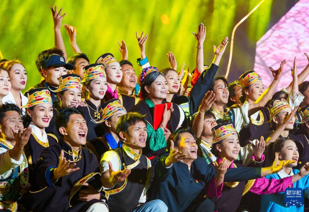 不负高原好春光 林芝桃花节开幕 不负高原好春光 林芝桃花节开幕