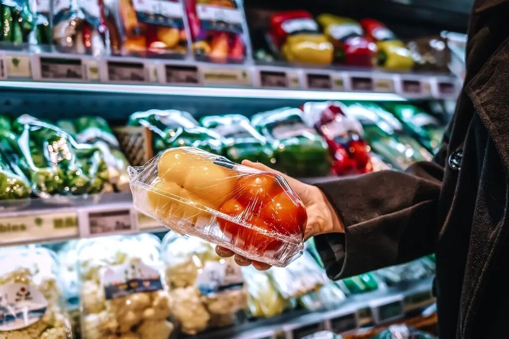 女性“断崖式衰老”往往发生在这两个年龄！做好这6点，提前预防→