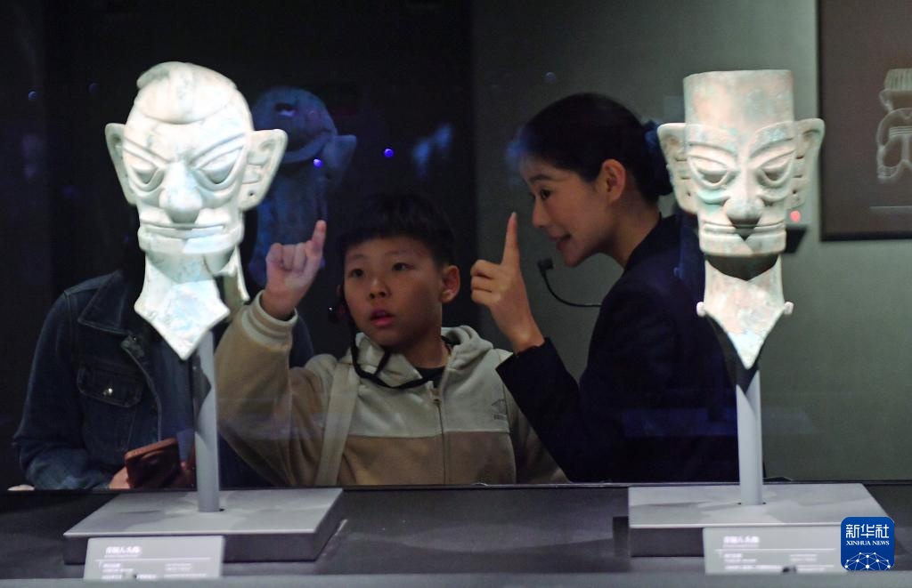 四川多地开启春假 三星堆博物馆迎来研学游高峰