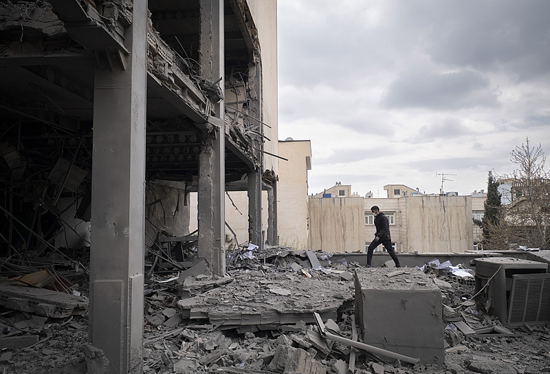 民调：美民众对美以伊战事普遍悲观 超七成反对派遣地面部队