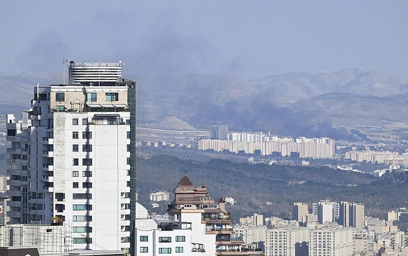 以军称空袭德黑兰多处关键基础设施 以军称空袭德黑兰多处关键基础设施