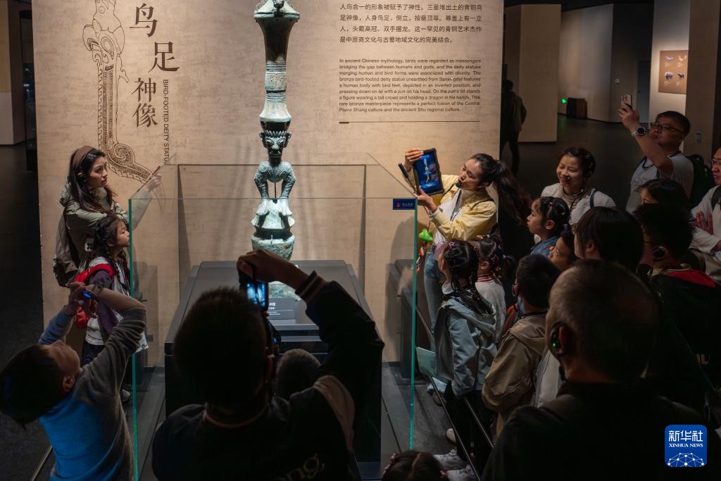 四川多地开启春假 三星堆博物馆迎来研学游高峰