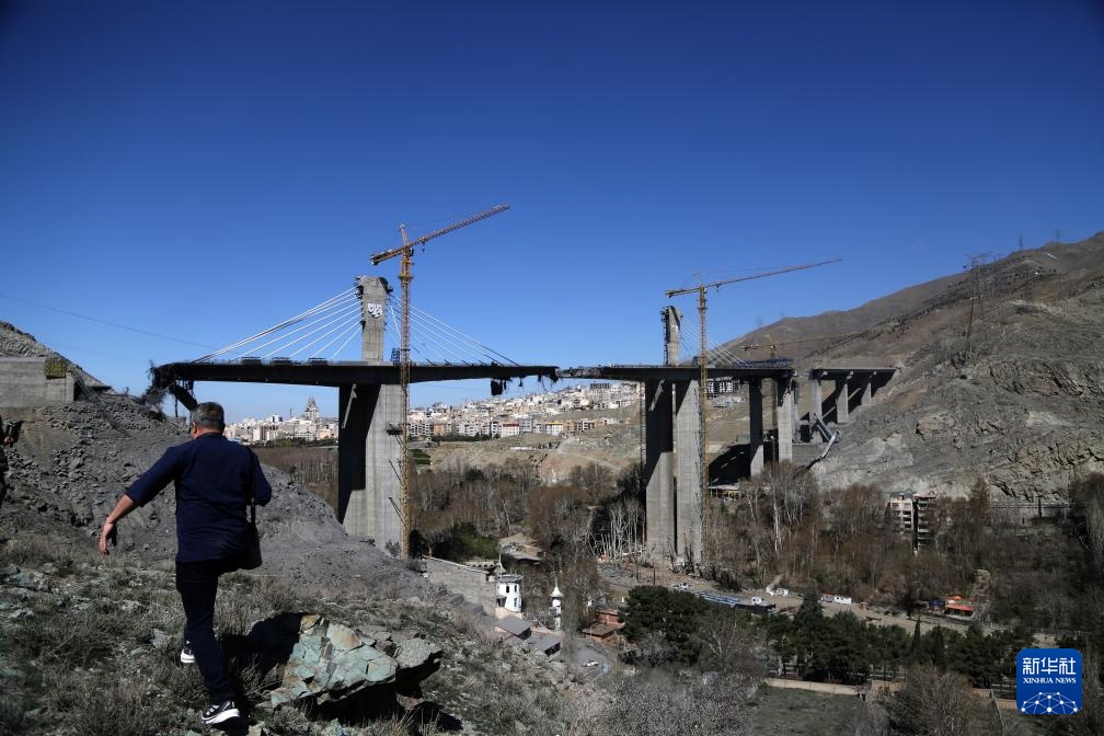 遭美以空袭破坏的伊朗卡拉季大桥