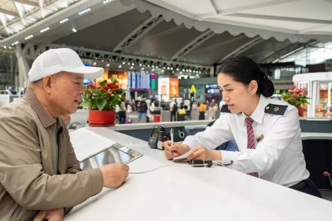 清明假期 广州南站加开夜间高铁259列 清明假期 广州南站加开夜间高铁259列