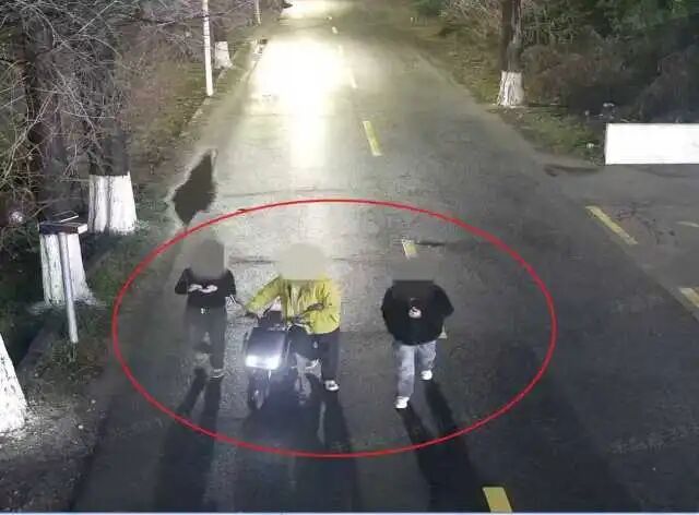 三名老乡来杭打工,进厂没几天嫌累辞职,手头钱花光后,4天盗走8台电动车电瓶 三名老乡来杭打工,进厂没几天嫌累辞职,手头钱花光后,4天盗走8台电动车电瓶