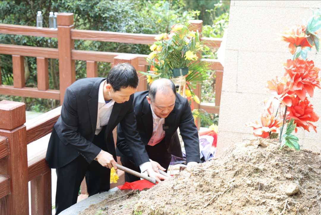 她76岁了,还在等一个答案…… 她76岁了,还在等一个答案……