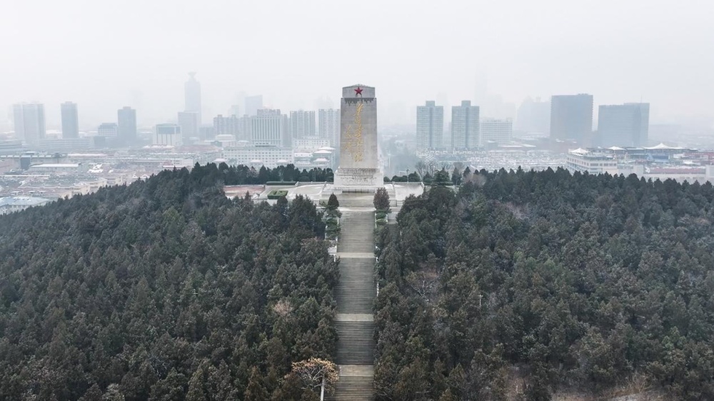 70多年后，他终于有了画像……