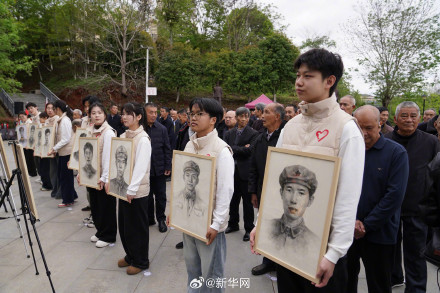 让故乡亲人看看这些年轻的脸