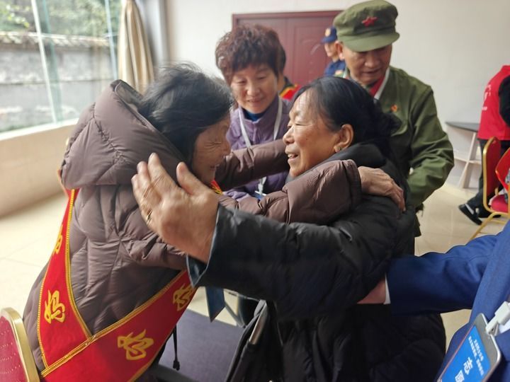 替烈士行孝,“我就是你们的儿子” 替烈士行孝,“我就是你们的儿子”