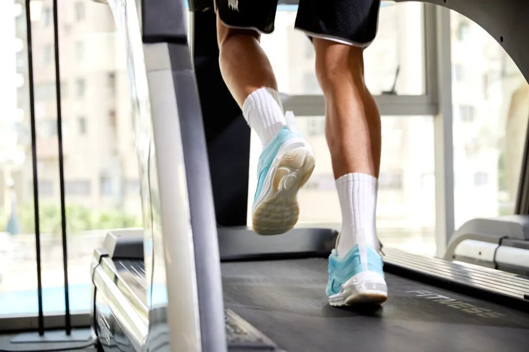 33岁程序员午休健身后猝死!算工伤吗?法院判了→ 33岁程序员午休健身后猝死!算工伤吗?法院判了→