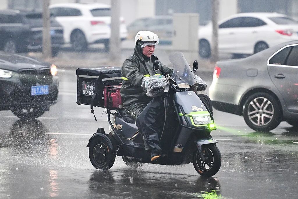 1166道闪电!昨夜重庆的“闪光灯”模式,你被吓醒了吗?新一轮强降雨今晚“刹拢”,睡前记得关窗~ 1166道闪电!昨夜重庆的“闪光灯”模式,你被吓醒了吗?新一轮强降雨今晚“刹拢”,睡前记得关窗~