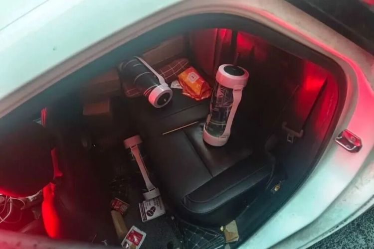 抓现行!跨省“取货”回来,还没下车就栽了…… 抓现行!跨省“取货”回来,还没下车就栽了……