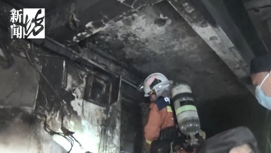 上海一小区楼道突然大火！涉事阿婆：只是想赚点零花钱……