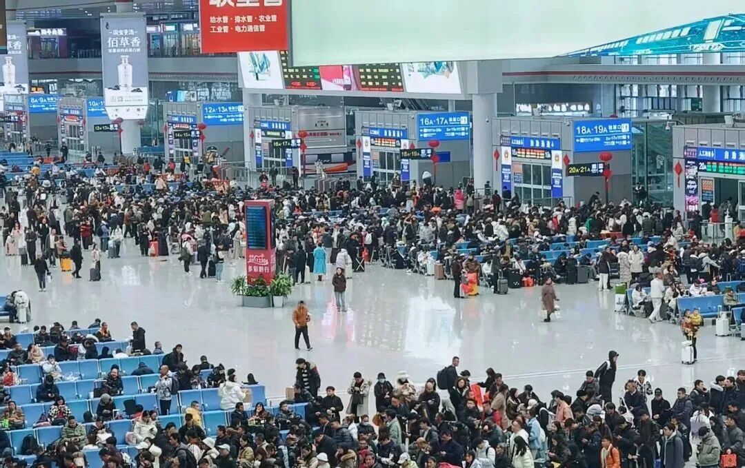22万人赶火车!清明假期首日贵阳三大火车站客发量刷新纪录 22万人赶火车!清明假期首日贵阳三大火车站客发量刷新纪录