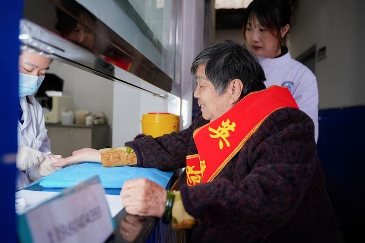 替烈士行孝,“我就是你们的儿子” 替烈士行孝,“我就是你们的儿子”