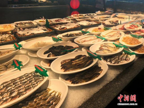 从冰排奔涌到鱼鲜上桌 “开江鱼经济”激活中国北疆春日消费 从冰排奔涌到鱼鲜上桌 “开江鱼经济”激活中国北疆春日消费