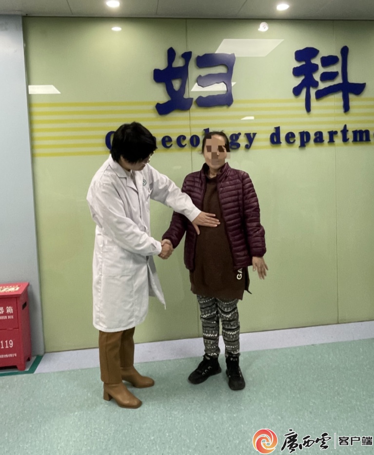 失忆流浪25年,女子腹中藏45公斤肿瘤!手术前她写下遗嘱:不要为难医生 失忆流浪25年,女子腹中藏45公斤肿瘤!手术前她写下遗嘱:不要为难医生