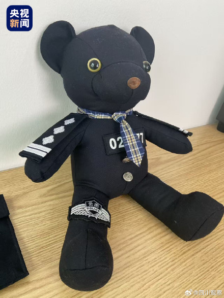 重庆女孩7年制作500多只思念熊