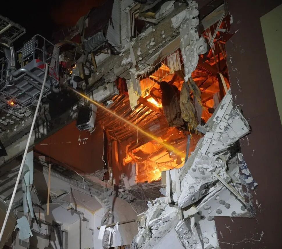 俄罗斯发动大规模袭击！泽连斯基称袭击已致3死16伤