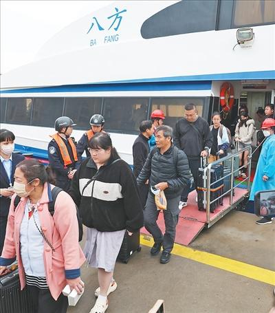 多地迎入境高峰