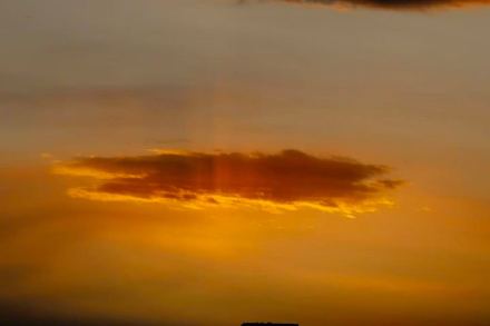 玉渊潭邂逅晚霞，定格春日城市画卷