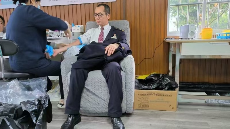 20年、70次！这名车站值班员，好样的！