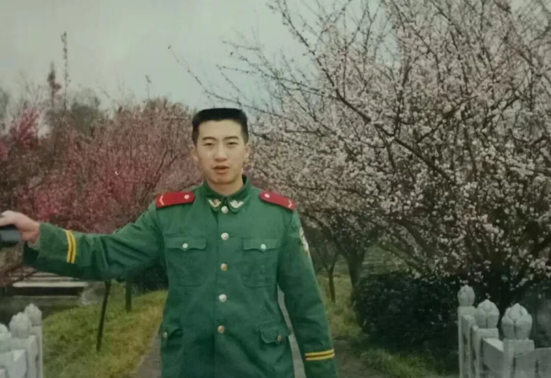 “你走后19年，爸爸还经常戴着你的帽子……”