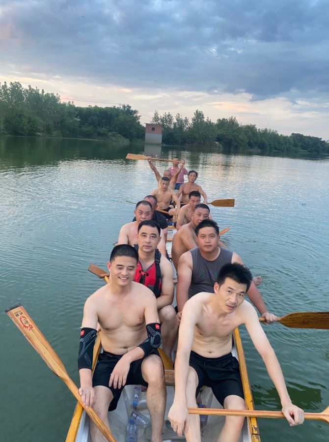 常德“龙超”队伍即将登江开训，会举行下水仪式：外地游子积极性很高，都愿为家乡出力