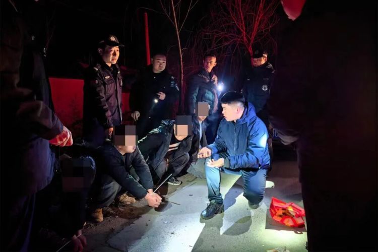 5人夜盗将军墓，被无人机全程锁定现场抓获！