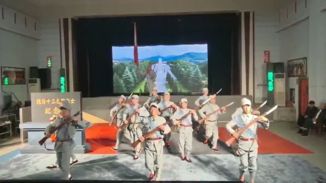 13位"陌生人"被写进家谱 13位"陌生人"被写进家谱