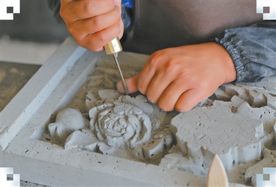 淬土成砖、以刀代笔，砖雕这项古老技艺你了解多少