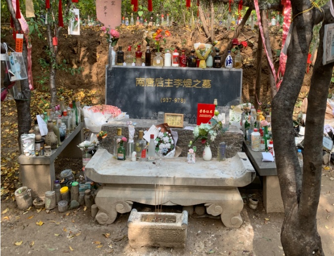 一年上了30多座坟，这届年轻人为何爱上扫墓？