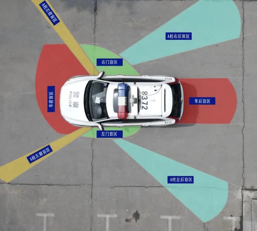 后怕！爸爸开车撞倒自家1岁宝宝……