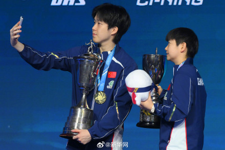 国际乒联单打世界杯：孙颖莎三连冠、王楚钦首度捧杯