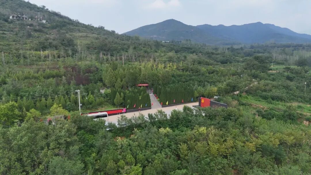 13位"陌生人"被写进家谱 13位"陌生人"被写进家谱