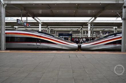 清明假期返程高峰来临 重庆火车站单日发送旅客34万人次