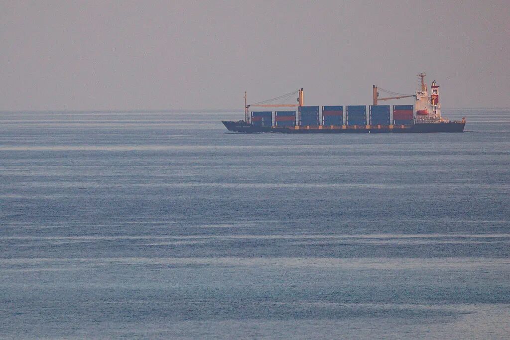 伊朗警告：若白宫再犯愚蠢错误，将封锁曼德海峡