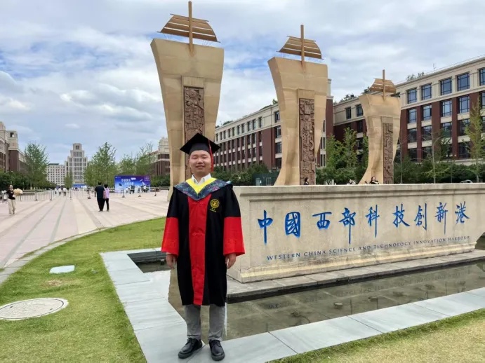 中职→高职→本科→硕士→博士→清华博士后，重庆小伙用17年逆袭人生→