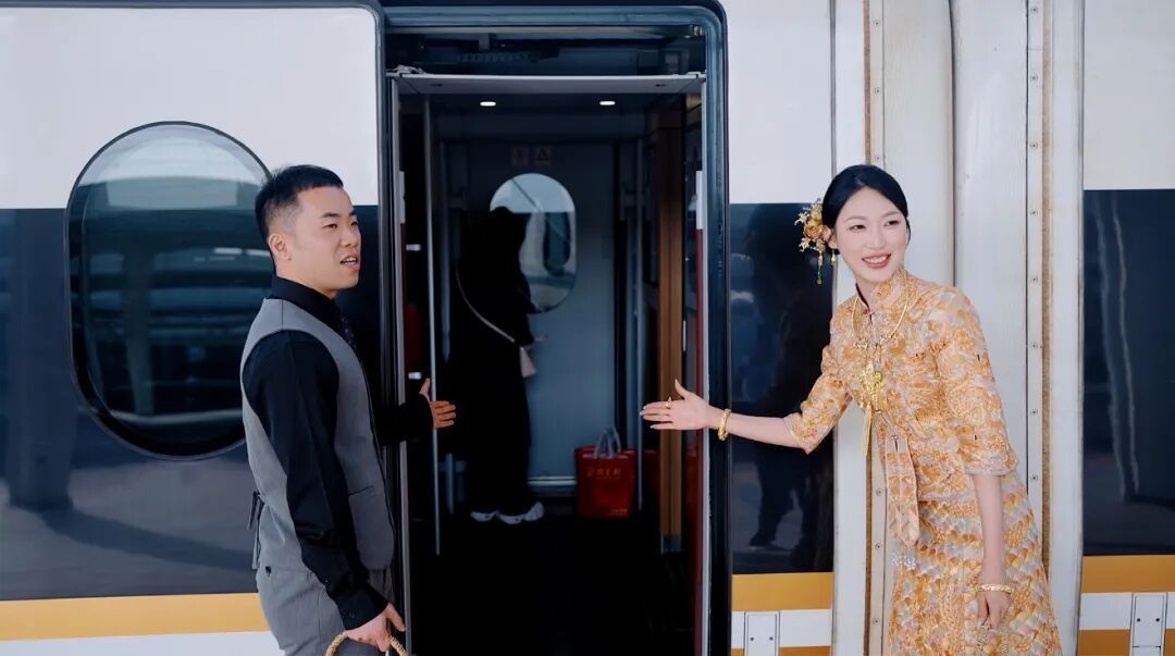 恭喜，他们结婚了！价值上亿的“婚车”来接亲