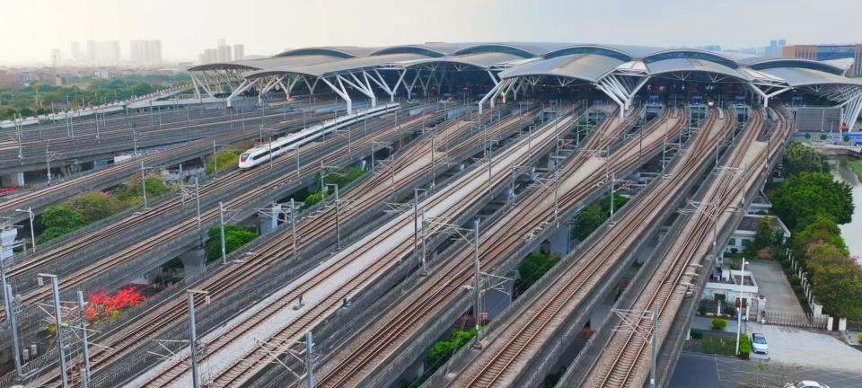 清明假期国铁广州局累计发送旅客809.5万人次，长沙南站位列车站客流第三