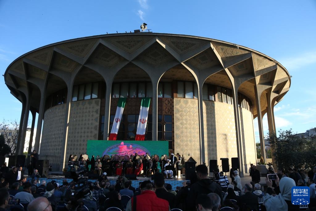 伊朗：悼念遇难小学学生 谴责美以袭击行为