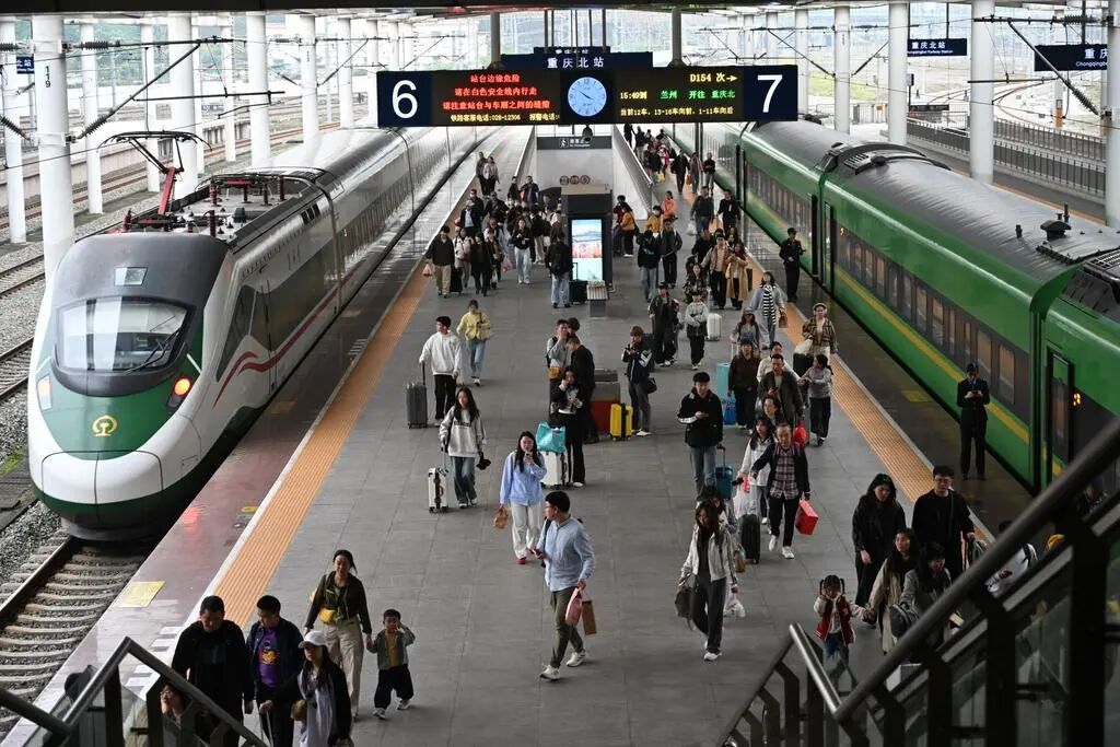 清明假期，重庆火车站累计发送旅客97.2万人次