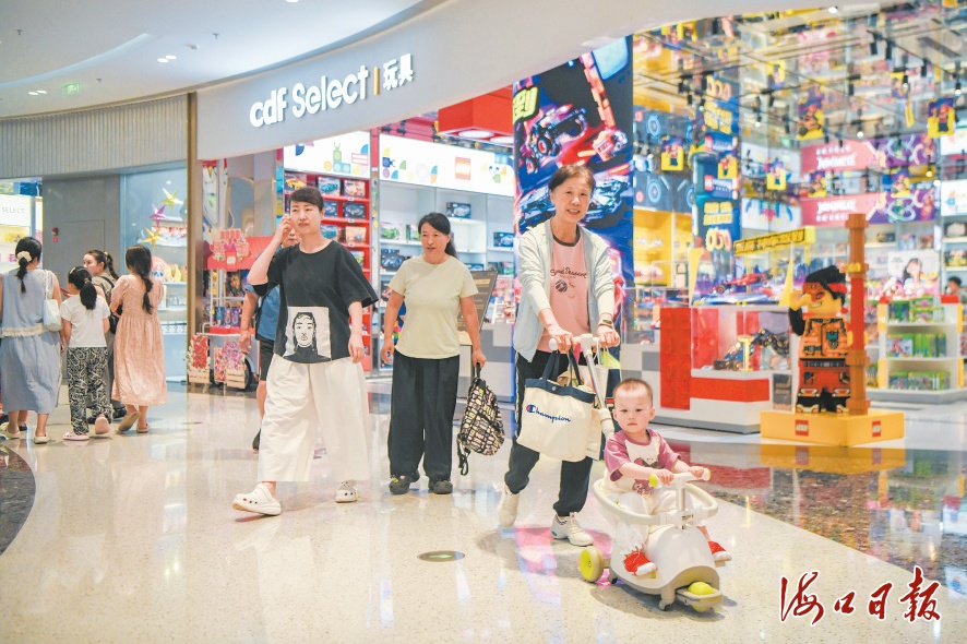 清明假期海南出入境客流同比增长25% 海口美兰国际机场口岸出入境人员同比增长24.6%