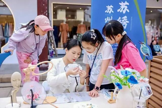 春假经济首考:订单涨93%,扩大内需找到新锚点 春假经济首考:订单涨93%,扩大内需找到新锚点